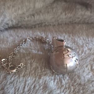 Vtg Sterling Silver Globe Pendant Necklace